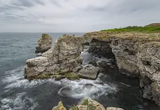 Скрита екологична опасност застрашава туризма и земеделиетоЧерно море бавно навлиза
