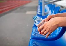 Феновете ще внасят вода в меки бутилкиСветовната футболна централа ФИФА