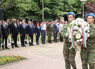 Русе почете паметта на Христо Ботев