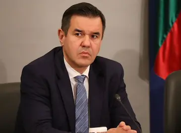 Никола Стоянов: Еврото стана слона в стаята
