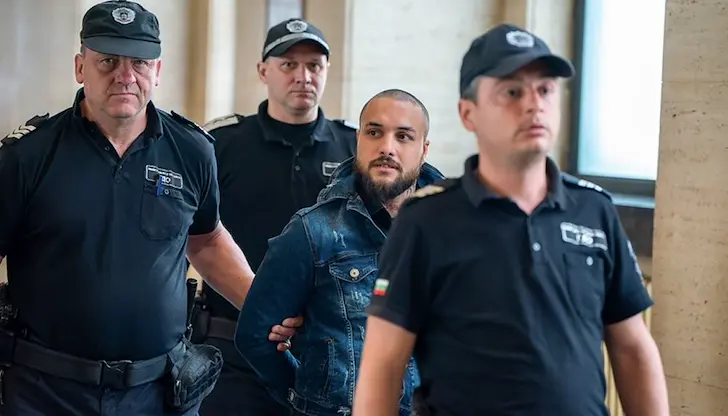 Лидерът на бандата се е споразумял с прокуратурата Лидерът на бандата се е споразумял с прокуратурата