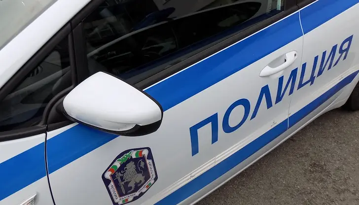 Пътна полиция регулира движението в района на бившето заведение "Париж" Пътна полиция регулира движението в района на бившето заведение "Париж"
