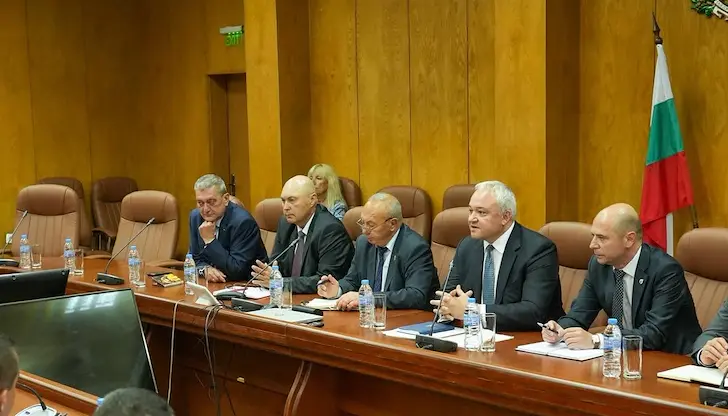 Иван Демерджиев обяви мерки срещу нелегалните гонки Иван Демерджиев обяви мерки срещу нелегалните гонки