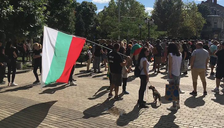 Протест на родители в Русе за достойно майчинство