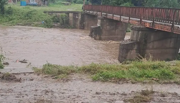 Евакуираха жители на село Тича Евакуираха жители на село Тича