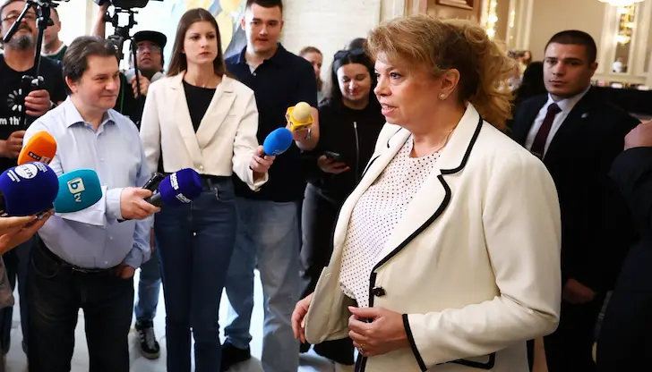 Държавният глава поиска спешна промяна във външната политика