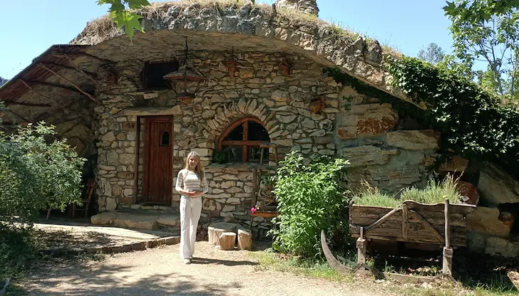 Туристи остават без пари след фалшиви онлайн оферти