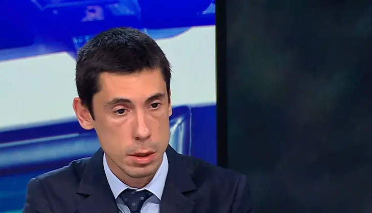 Близки на двамата обвиняеми притискат оцелелите в домовете им Близки на двамата обвиняеми притискат оцелелите в домовете им
