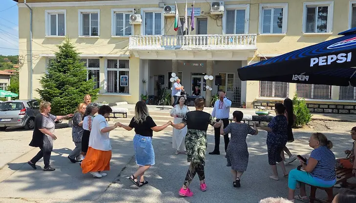 Денят на рибата в село Батин привлече стотици гости