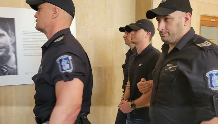 Обвиняемият обеща да дарява пари за пострадалото ѝ дете Марти