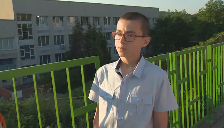 Алекс от Русе с пълна стипендия за космически лагер