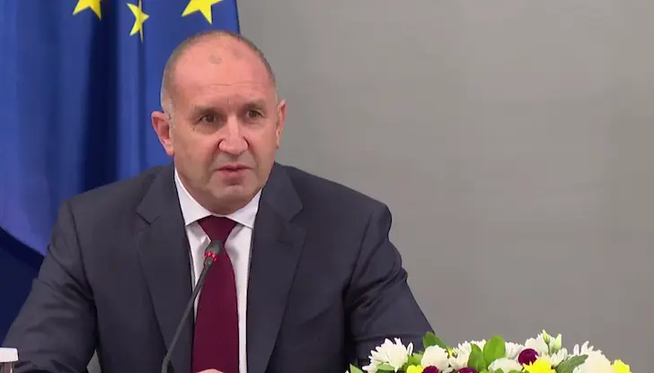 Румен Радев: Край на скритите обществени поръчки!