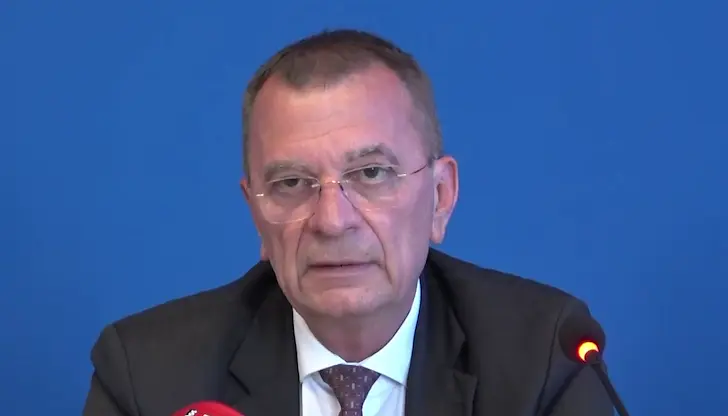 Модернизацията на армията зависи от две гласувания