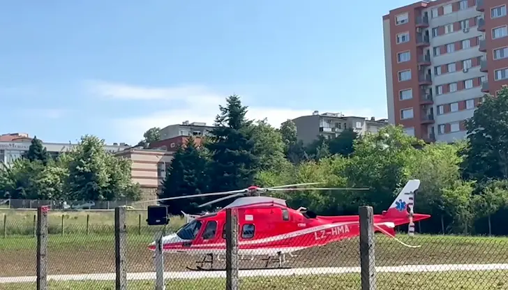 Среднощен удар в стълб прати 4 деца в болницата