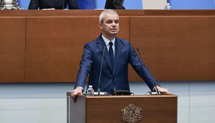Лидерът на „Възраждане“ остро атакува държавната външна политика