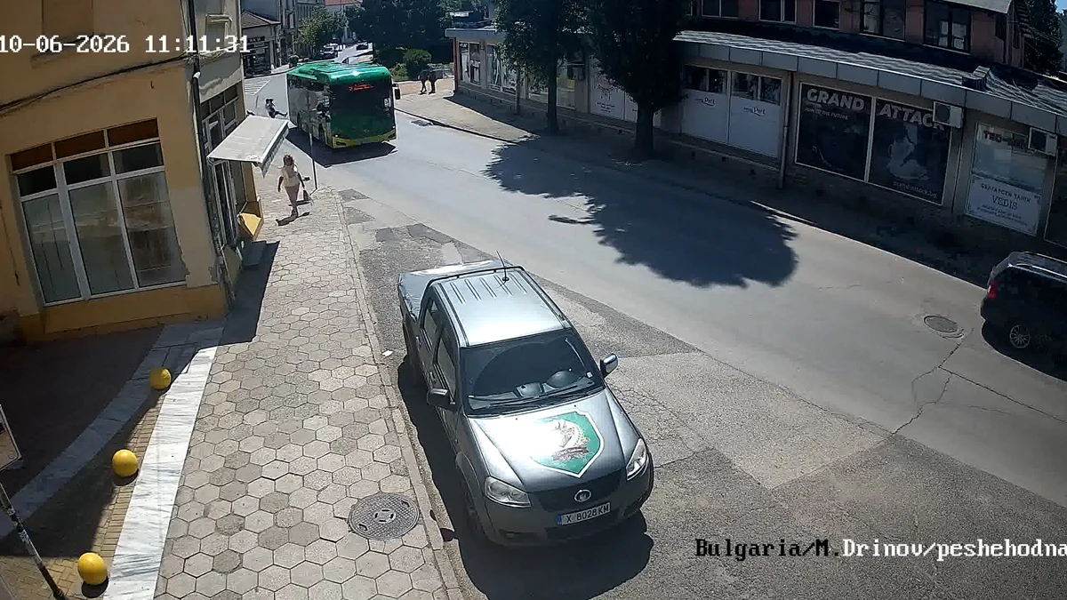 Мъжът е приет по спешност в ортопедията на местната болницаПешеходец,