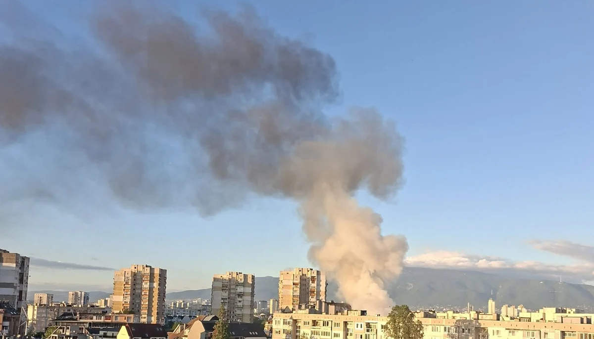 Пожар в квартал Надежда тръгна от автомобил на пътна помощ