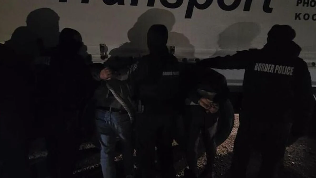 Шофьор с две висши образования задържан за трафик на мигранти