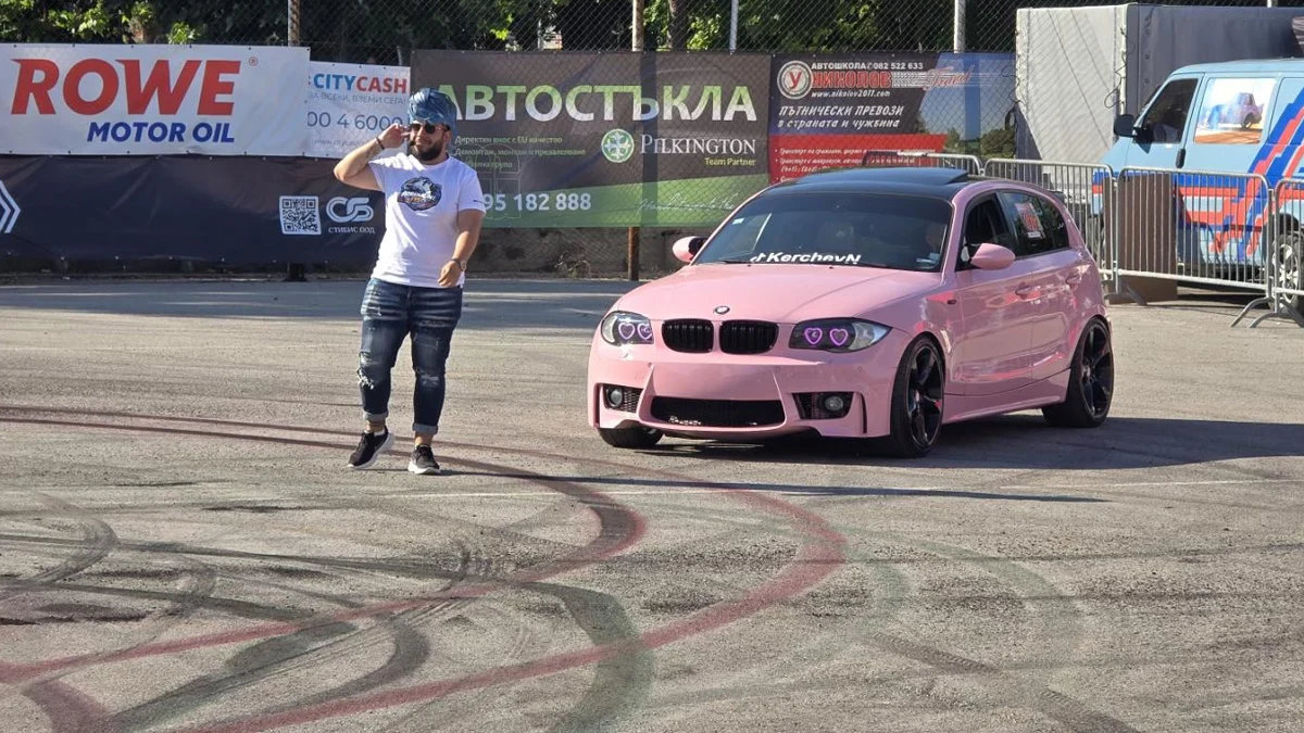 Ученици събраха средства за болно детеРусе се превърна в сцена