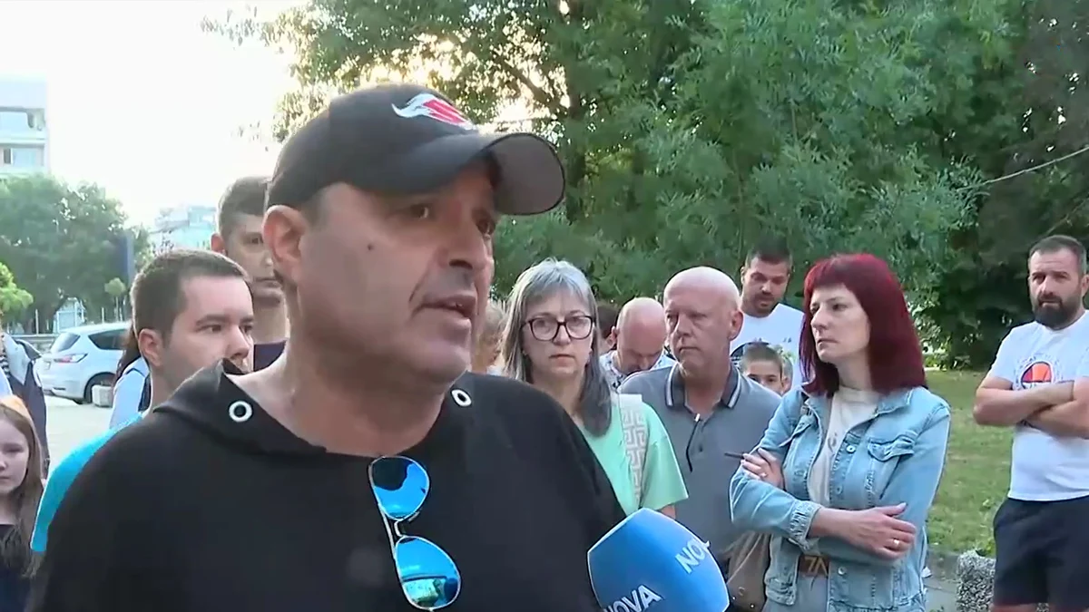 Жители плашат с протести след поредица нападенияГрупа от около 20