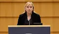 Елена Йончева сигнализира Европол и Интерпол за политическа злоупотреба с лични данни