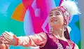 Танцьори от Колумбия и Казахстан дефилират в Русе