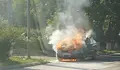 Кола се запали в движение на улица „Антим“