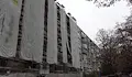 Установиха крадеца на дограма от скелето на блок Явор"