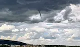 Фуниеобразен облак се образува над Шумен