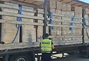 Задържаха ТИР с над 980 000 заготовки за цигари