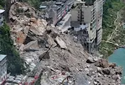 Свлачище в Китай разруши сгради и уби осем души