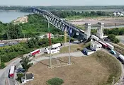 Граждани подават сигнали на телефон 112 за тапите на Дунав мост Граждани подават сигнали на телефон 112 за тапите на Дунав мост