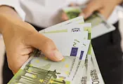 Обмислят 75% обезщетение за майките, които се връщат по-рано на работа
