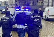 Полицията в София откри наркотици в радио на автомобил