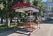 Поставиха люлка беседка на площад „Д-р Мустаков“