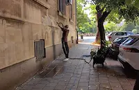 Почистват Съдебната палата в Русе с импулсен лазер