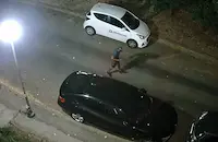Вандал троши автомобили в квартал "Възраждане"