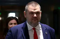 Списъкът на МВР: Кои са пътували заедно с Делян Пеевски