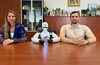 Робърт и Смоуки тръгват на турне