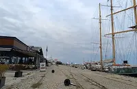 НИМХ: Ветровито време с краткотрайни валежи на изток