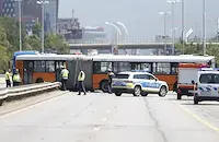 Подозират техническа неизправност на автобуса, катастрофирал в София