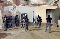 ГДБОП удари високотехнологична фабрика за цигари