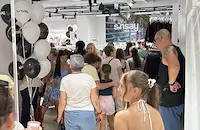 Опашка от клиенти пред новия магазин Sinsay в Русе