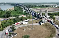 Граждани подават сигнали на телефон 112 за тапите на Дунав мост