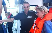 Гранична полиция евакуира пътници от заседналия кораб в Дунав