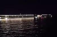 Пътнически кораб за България заседна в река Дунав