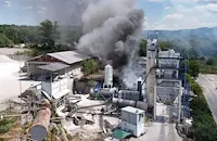 Загасиха пожара в асфалтовата база край Русе