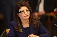 Десислава Атанасова отрича да е летяла с Пеевски