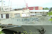 Правителственият кораб Атанас Димитров става риф за водолази