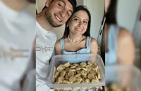 Студентка дарява стотици сладкиши в Русе